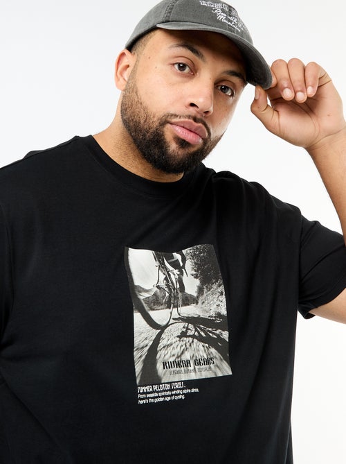 Camiseta estampada de manga corta y cuello redondo - Kiabi Camiseta estampada de manga corta y cuello redondo - Kiabi