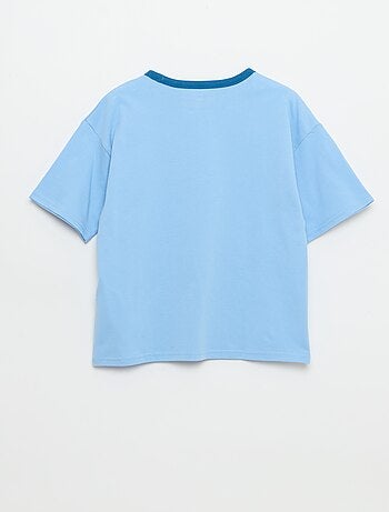 Camiseta estampada fantasía de manga corta con ribetes contrastantes