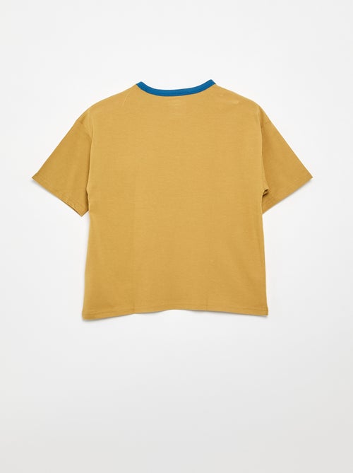 Camiseta estampada fantasía de manga corta con ribetes contrastantes - Kiabi