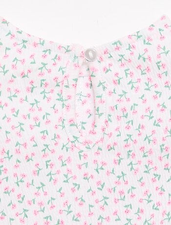 Camiseta estampada y con volantes
