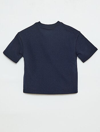 Camiseta estilo universitario de manga corta