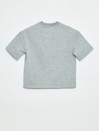 Camiseta estilo universitario de manga corta