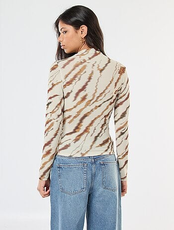Camiseta fluida con cuello alto estampado