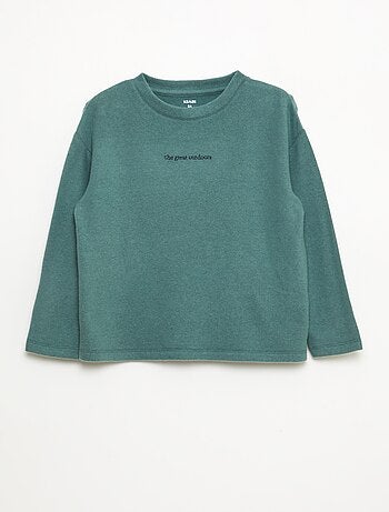 Camiseta corte holgado con diseño en el pecho