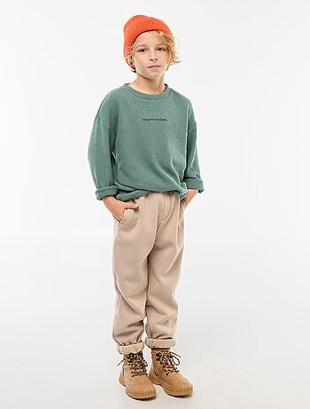 Camiseta corte holgado con diseño en el pecho