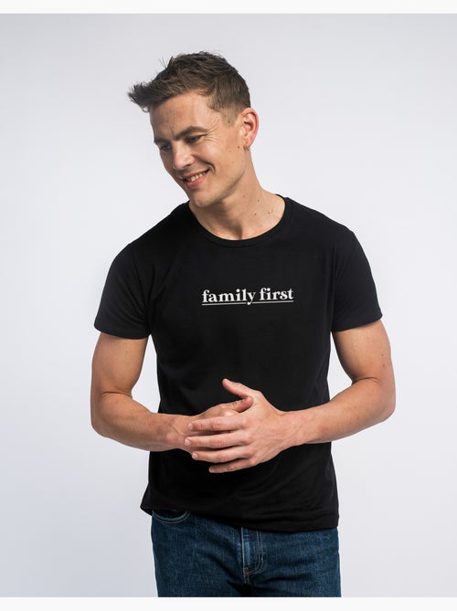 Camiseta Hombre - FAMILY FIRST - Kiabi Camiseta Hombre - FAMILY FIRST - Kiabi