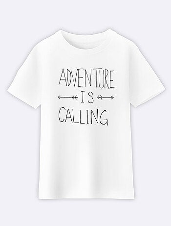 Camiseta infantil ADVENTURE IS CALLING