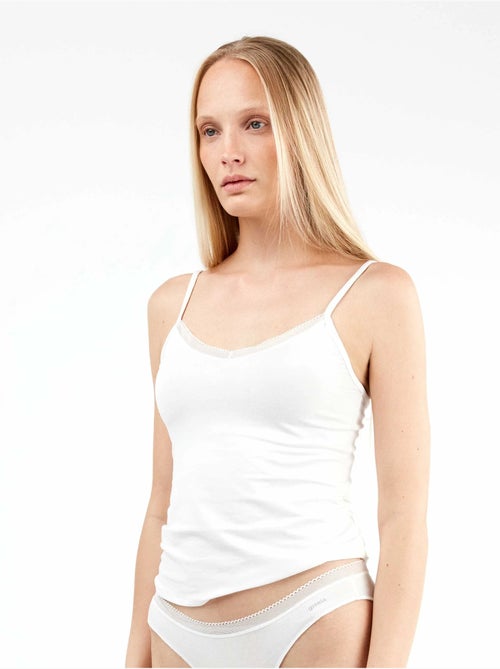 Camiseta interior de tirantes con detalle de encaje, en tejido modal - Kiabi Camiseta interior de tirantes con detalle de encaje, en tejido modal - Kiabi