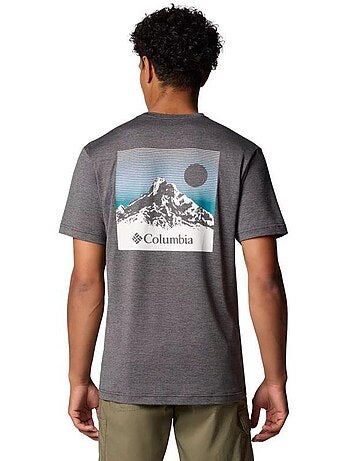 Columbia - Camiseta Kwick Hike Diseño Estampado en Espalda para Hombre