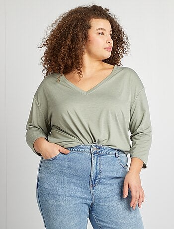 Camiseta larga con cuello de pico
