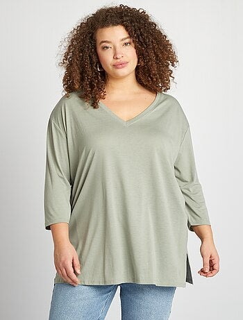 Camiseta larga con cuello de pico