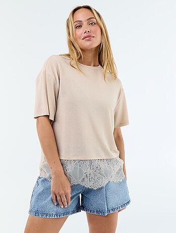 Camiseta ligera con bajo de encaje
