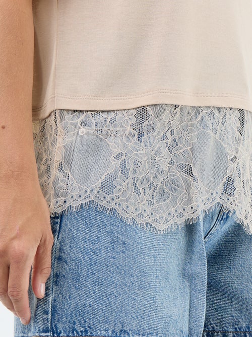 Camiseta ligera con bajo de encaje - Kiabi