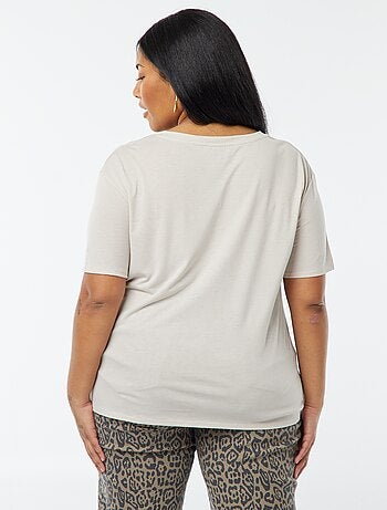 Camiseta lisa básica con cuello de pico