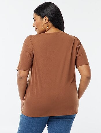 Camiseta lisa básica con cuello de pico