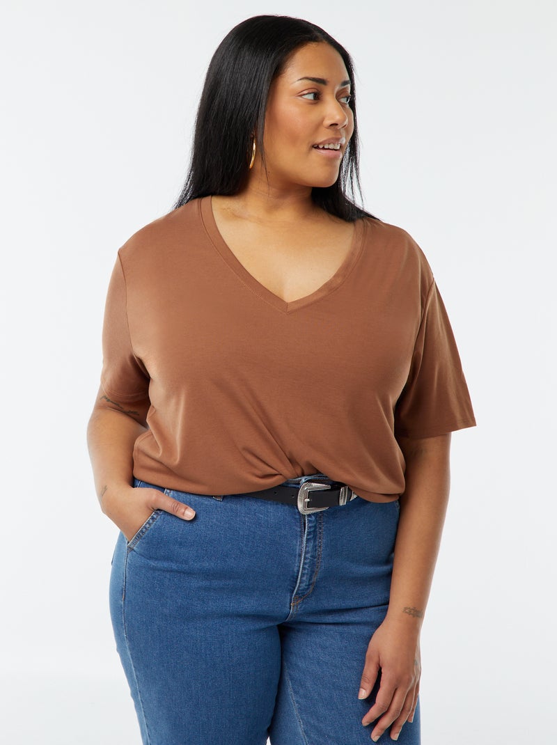 Camiseta lisa básica con cuello de pico Marron - Kiabi