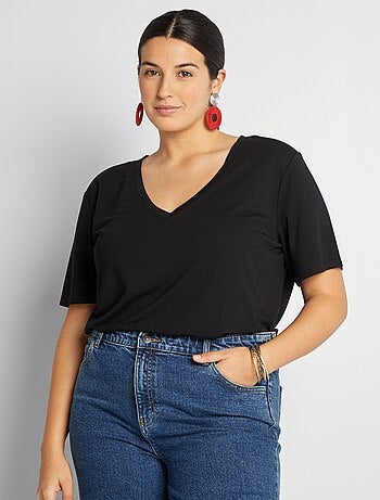 Camiseta lisa básica con cuello de pico
