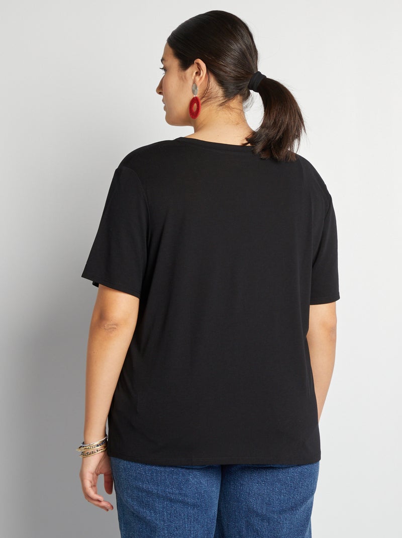 Camiseta lisa básica con cuello de pico negro - Kiabi