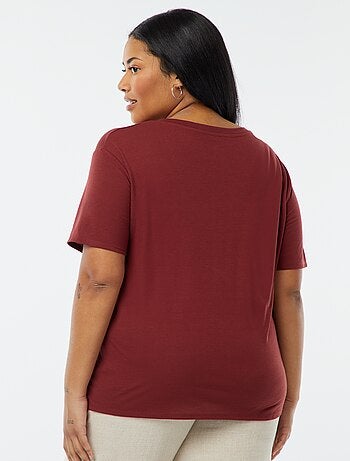 Camiseta lisa básica con cuello de pico