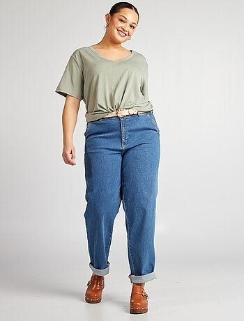 Camiseta lisa básica con cuello de pico