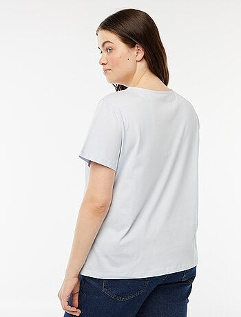 Camiseta lisa con abertura con calados efecto retorcido