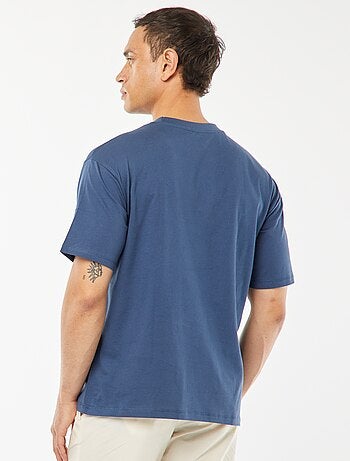 Camiseta lisa con bolsillo en el pecho