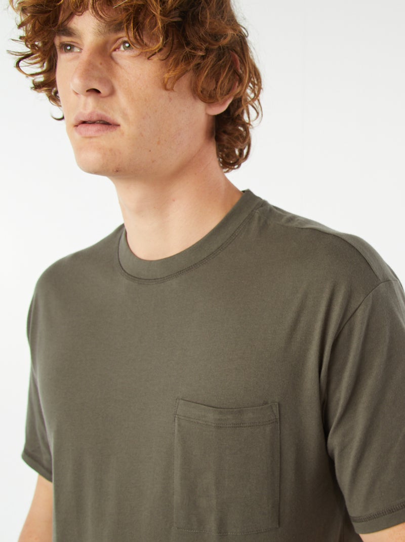 Camiseta lisa con bolsillo en el pecho KAKI - Kiabi