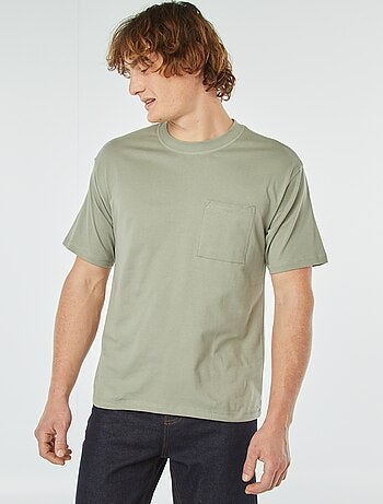Camiseta lisa con bolsillo en el pecho