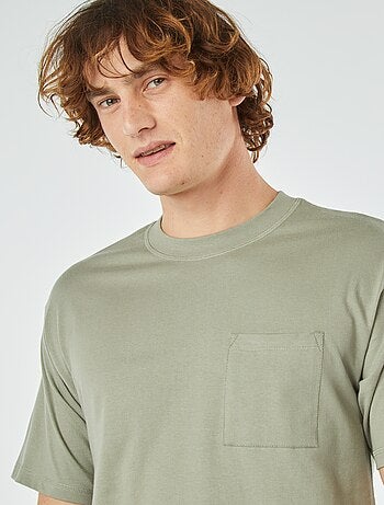 Camiseta lisa con bolsillo en el pecho