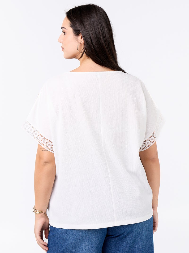 Camiseta lisa con bordado y macramé en las mangas Blanco - Kiabi