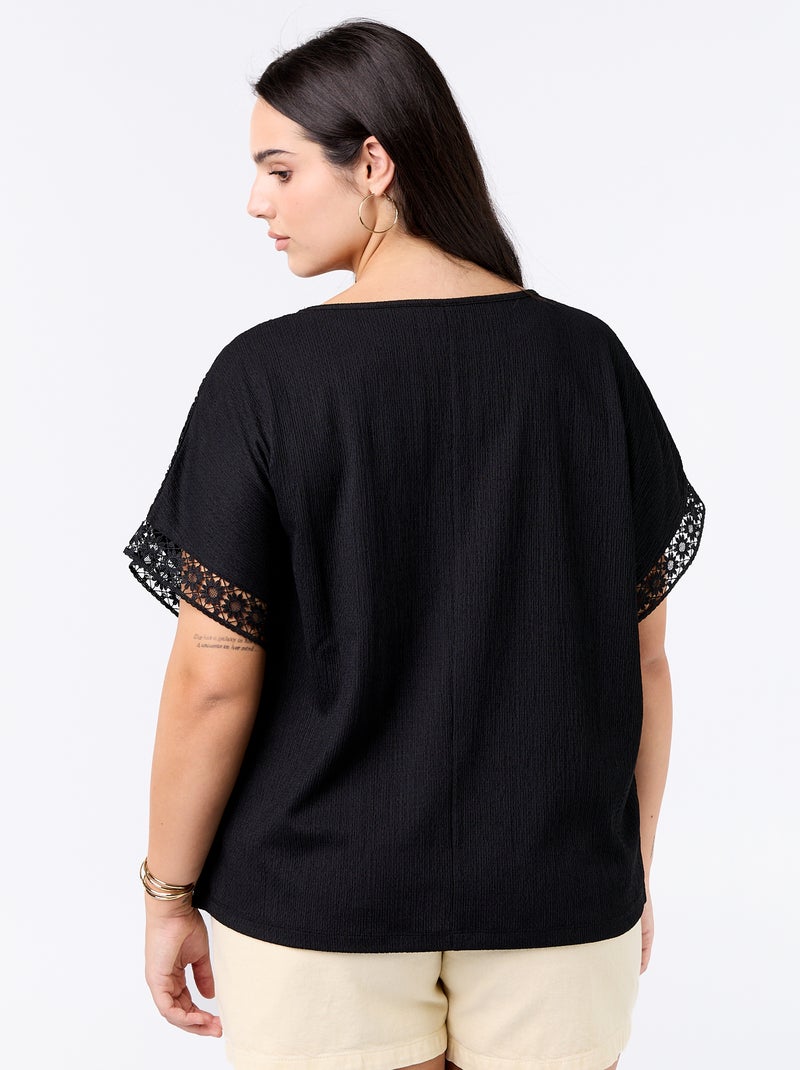 Camiseta lisa con bordado y macramé en las mangas Negro - Kiabi