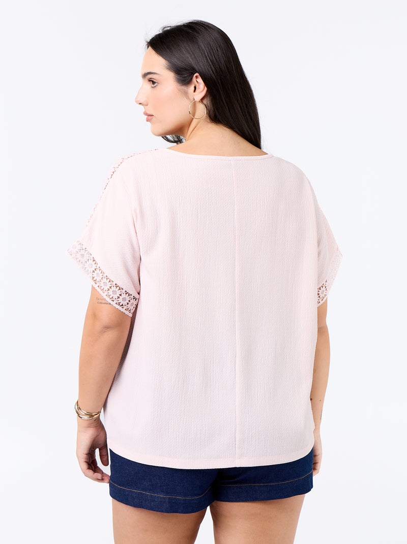 Camiseta lisa con bordado y macramé en las mangas Rosa - Kiabi