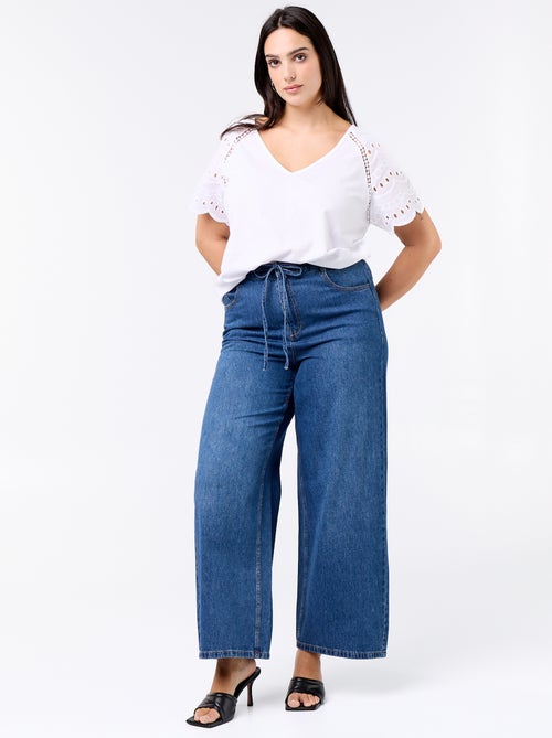 Camiseta lisa con bordados en las mangas - Kiabi