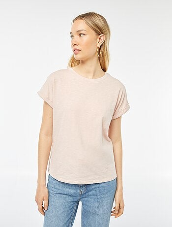 Camiseta lisa con cuello redondo y manga corta con vuelta
