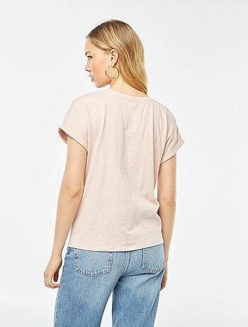 Camiseta lisa con cuello redondo y manga corta con vuelta