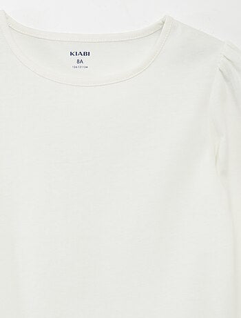 Camiseta lisa con hombros fruncidos