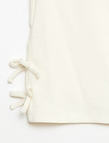 Camiseta lisa con nudos originales