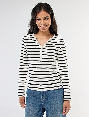 Camiseta lisa de canalé con cuello tunecino