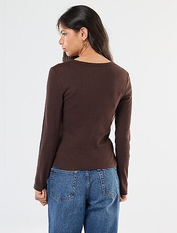 Camiseta lisa de canalé con cuello tunecino