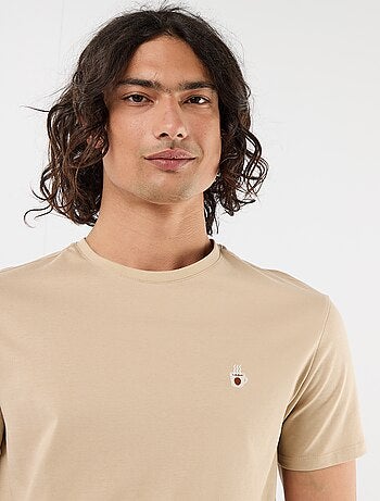 Camiseta lisa de manga corta con bordado