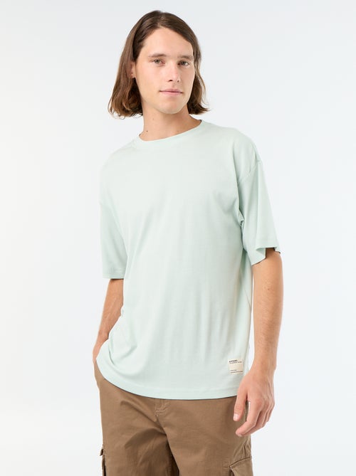 Camiseta lisa de manga corta y cuello redondo - Kiabi Camiseta lisa de manga corta y cuello redondo - Kiabi