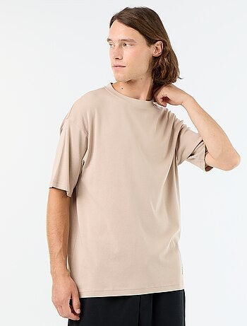 Camiseta lisa de manga corta y cuello redondo