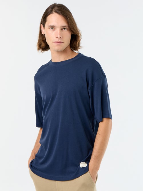 Camiseta lisa de manga corta y cuello redondo - Kiabi Camiseta lisa de manga corta y cuello redondo - Kiabi