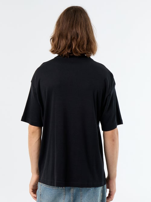 Camiseta lisa de manga corta y cuello redondo - Kiabi Camiseta lisa de manga corta y cuello redondo - Kiabi