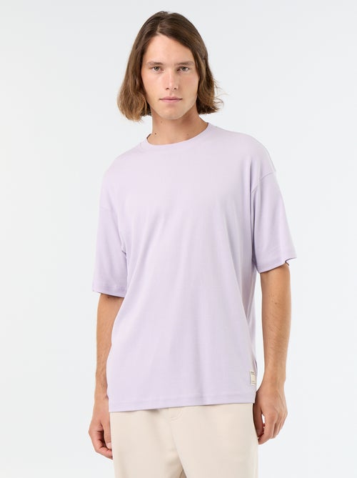 Camiseta lisa de manga corta y cuello redondo - Kiabi Camiseta lisa de manga corta y cuello redondo - Kiabi