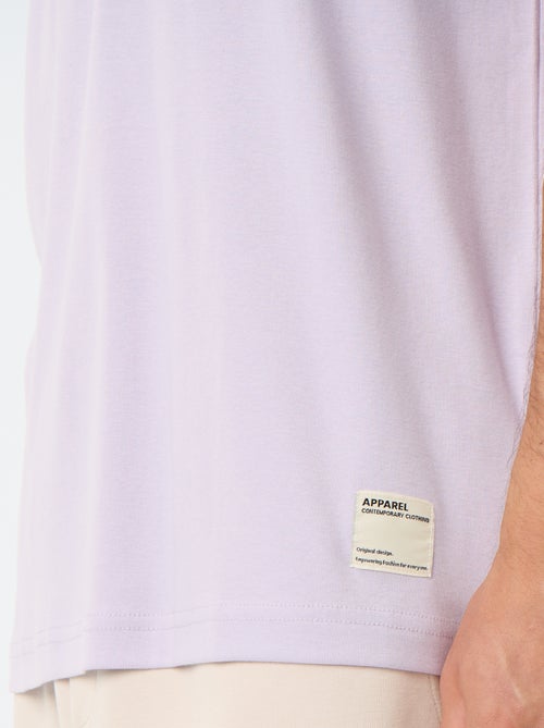 Camiseta lisa de manga corta y cuello redondo - Kiabi Camiseta lisa de manga corta y cuello redondo - Kiabi