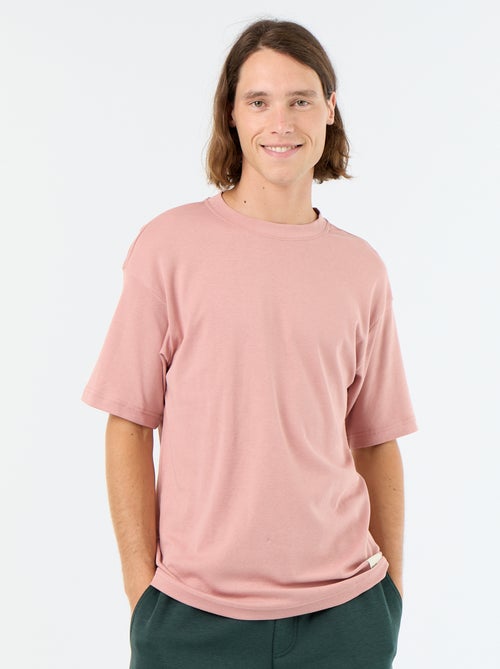 Camiseta lisa de manga corta y cuello redondo - Kiabi Camiseta lisa de manga corta y cuello redondo - Kiabi