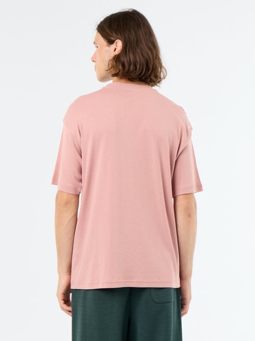Camiseta lisa de manga corta y cuello redondo - Kiabi Camiseta lisa de manga corta y cuello redondo - Kiabi