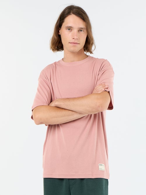 Camiseta lisa de manga corta y cuello redondo - Kiabi Camiseta lisa de manga corta y cuello redondo - Kiabi