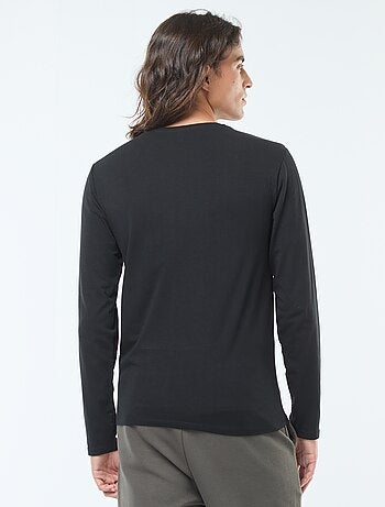 Camiseta lisa de manga larga y cuello redondo